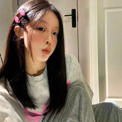 男生女生向前冲